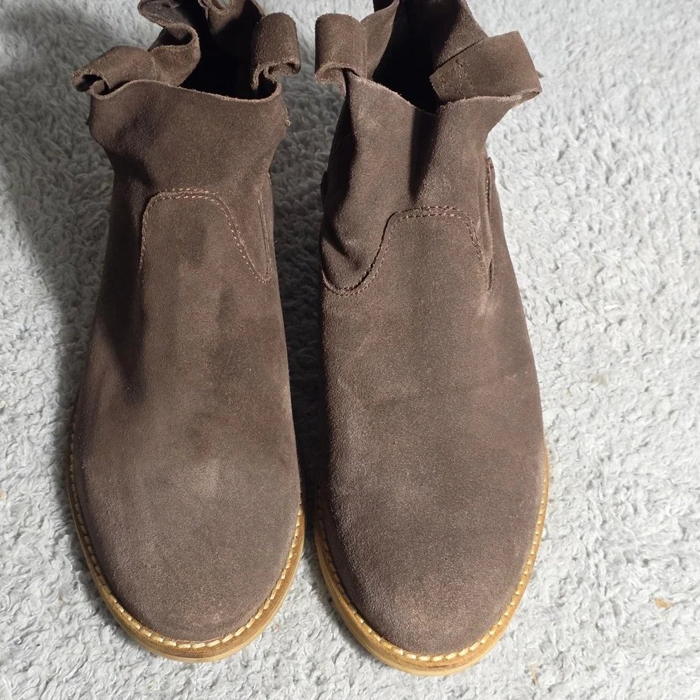DIBA True Brown Suede Leather Ankle Booties Boots‎ Flexible Ankle Women's 9M NEW